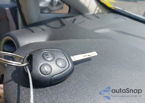 2013 Ford Fiesta Se z USA, uszkodzony, nr VIN 3FADP4BJ0DM153223